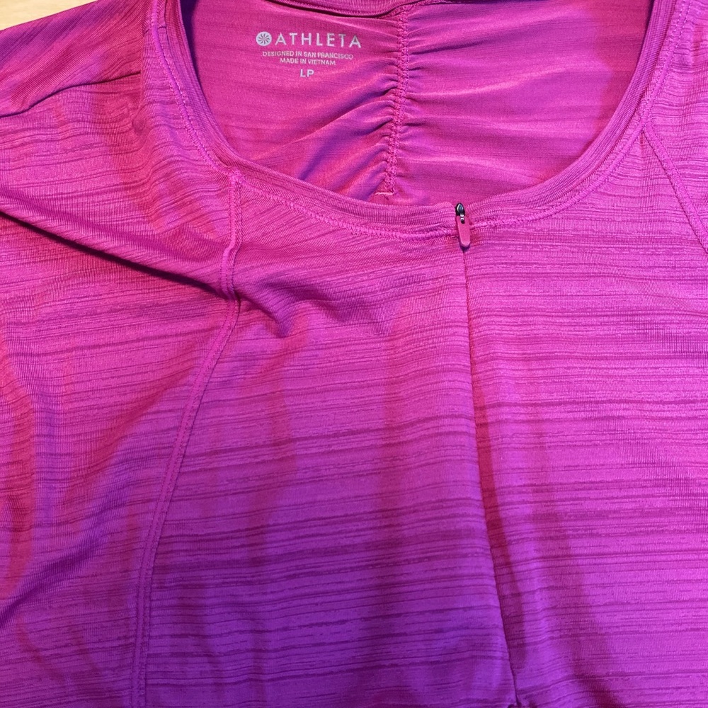Athleta fitted work out top size large - Picture 3 of 4